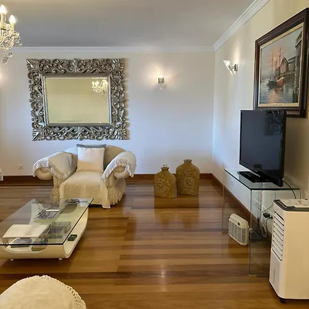 Luxury Sea View Apartment *